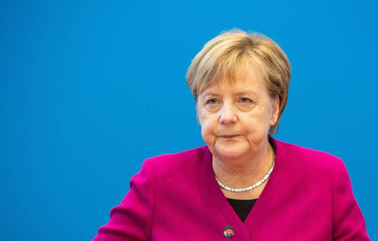 Меркель "засеяла" Украину немецкими день…