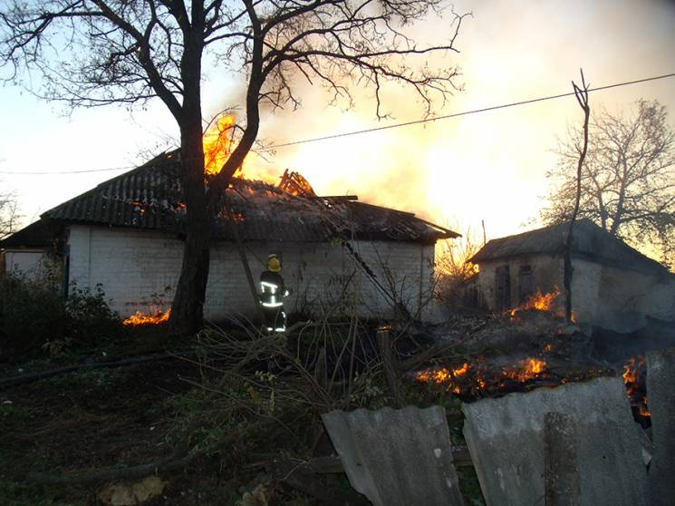 На Полтавщині пожежа знищила житловий бу…
