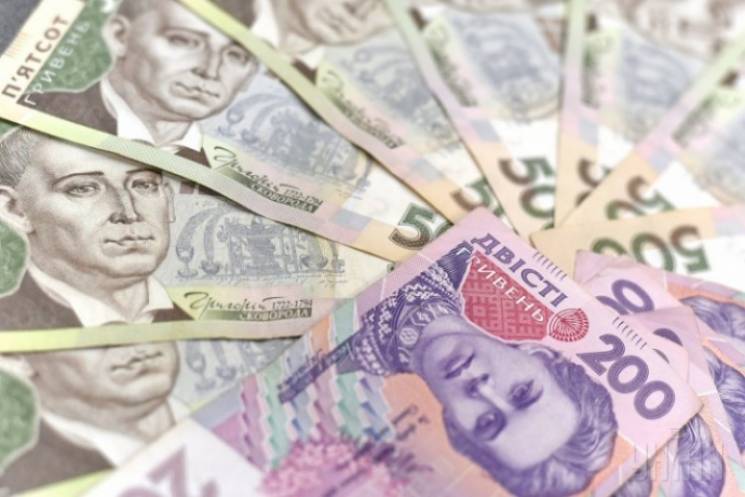 Гривня зміцнюється: Долар і євро в столи…
