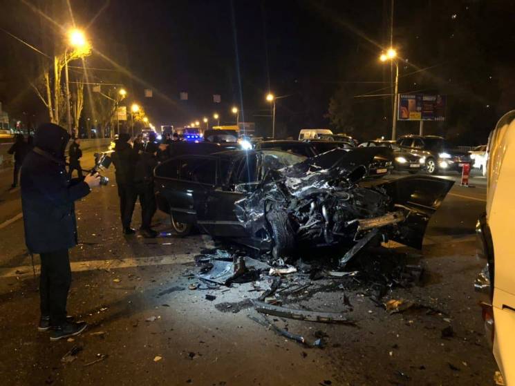 В Днипре разбились 10 авто: Трое пострад…