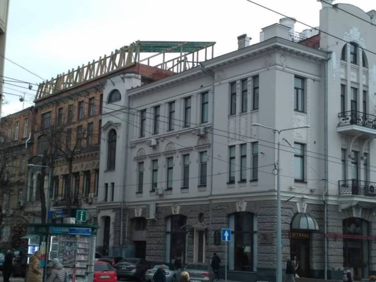 В Харькове остановили скандальное строит…