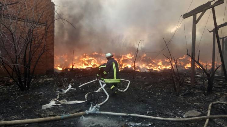 Вогнеборці ліквідували пожежу на складах…