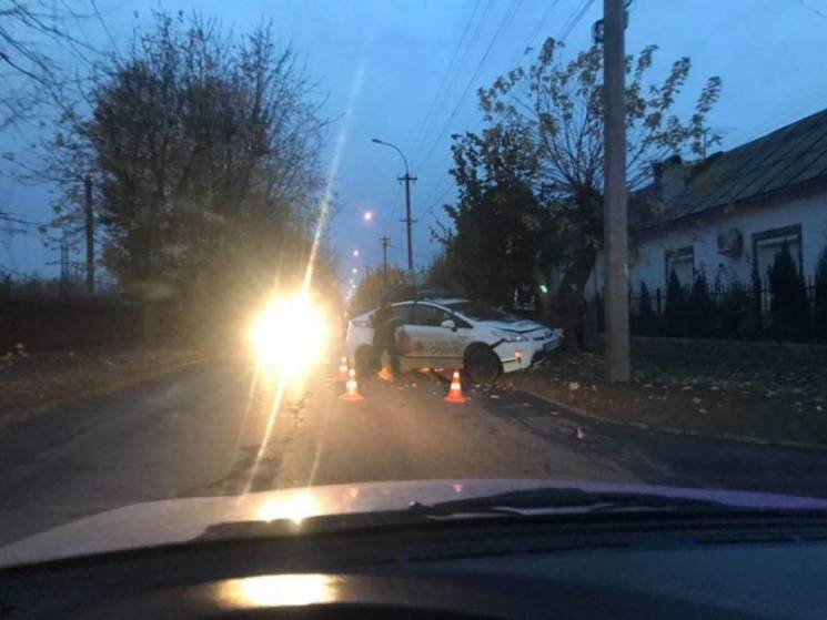 В Ужгороде авто патрульных врезалось в д…