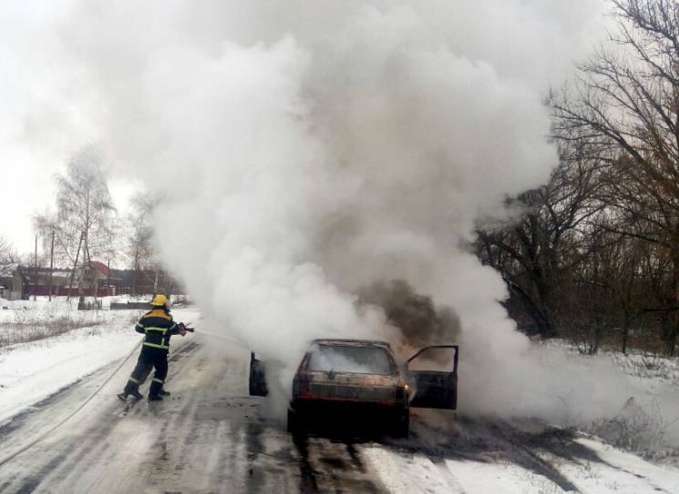На Полтавщине дотла сгорел легковой авто…