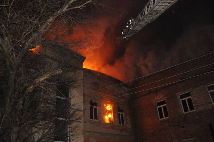 Нічна пожежа у Кропивницькому лишила без…