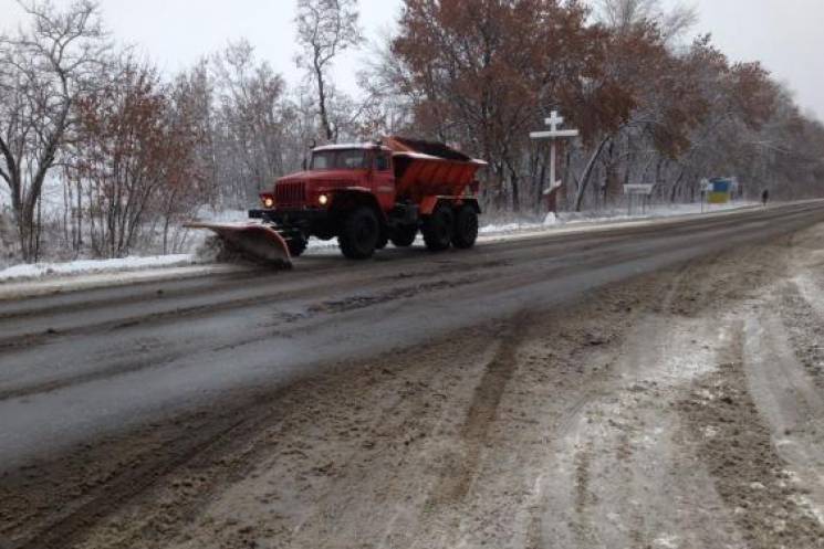 Сніг на Харківщині: На дороги регіону ви…