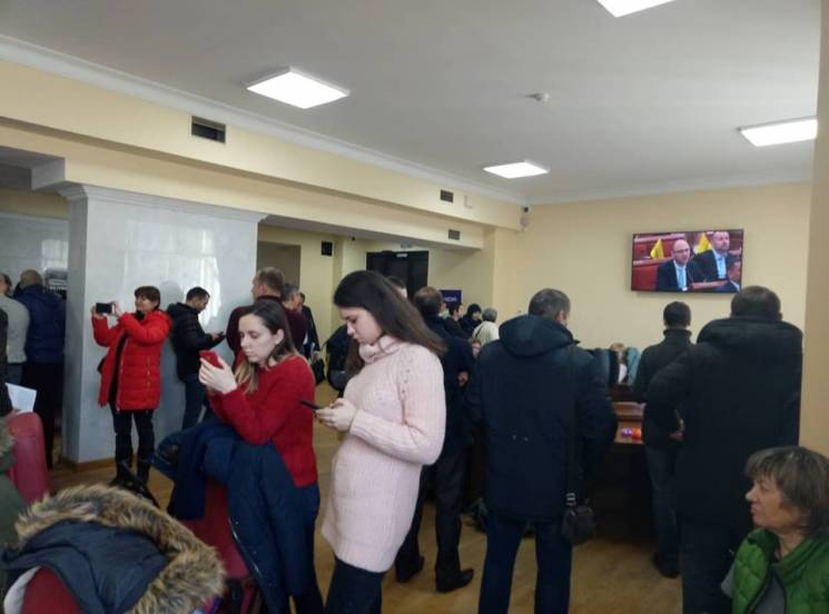 На засідання Київради вже почали приходи…
