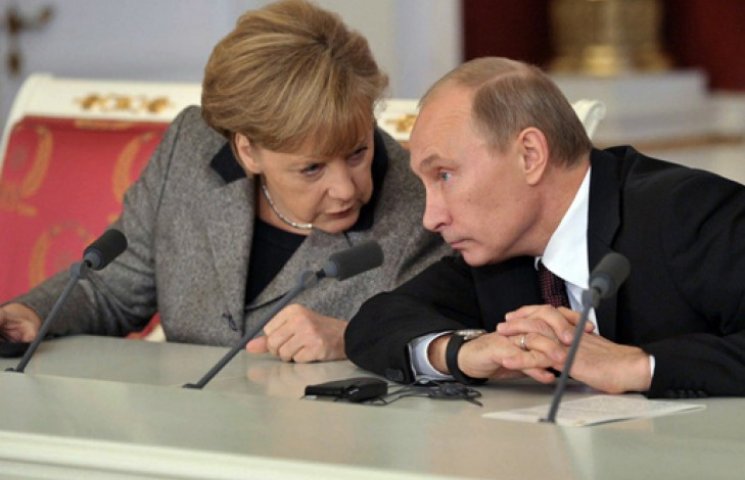 Меркель Путіну: Росія зобов'язана прибор…