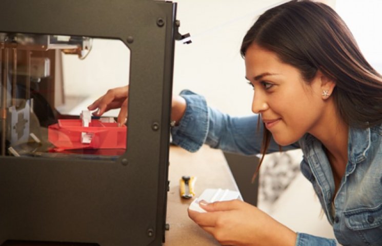 На 3D-принтері вже активно друкують одяг…