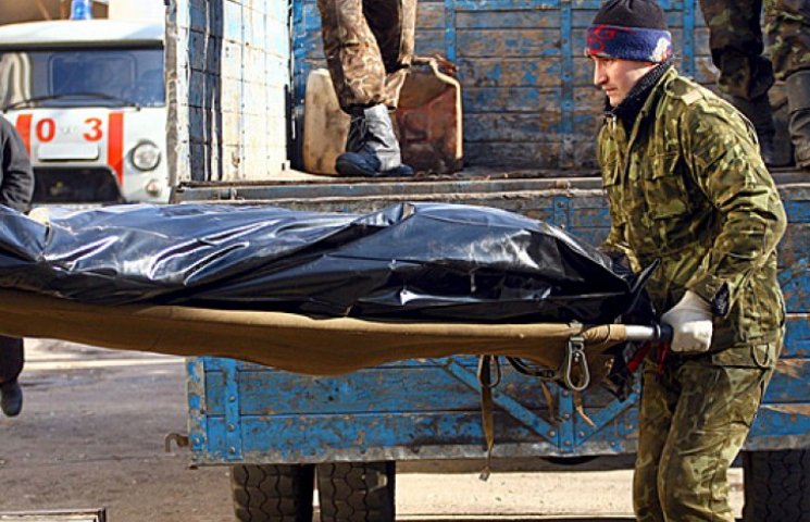 На Донбассе обнаружено больше тысячи тел…
