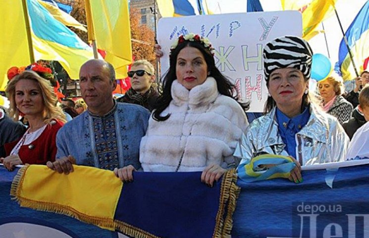Литовченко попотела в белой шубе на Марш…