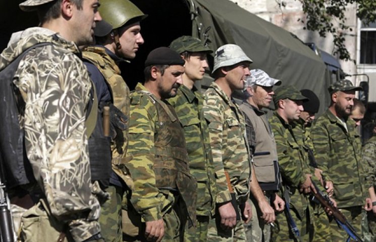 Боевики «ЛНР» воюют с «казаками» за прав…
