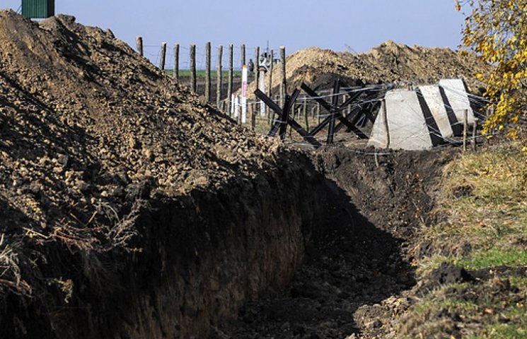 Восстанавливать Донбасс и строить «Стену…