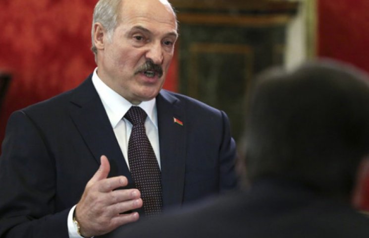 Лукашенко насильно змусить білорусів пра…