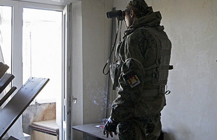 В Донецке террористы оборудуют огневые т…