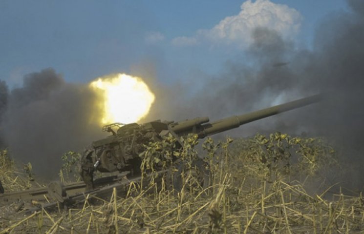 В Донецке продолжают звучать взрывы: пог…