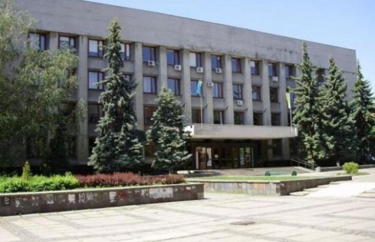 На 36 депутатських місць в Ужгородській…