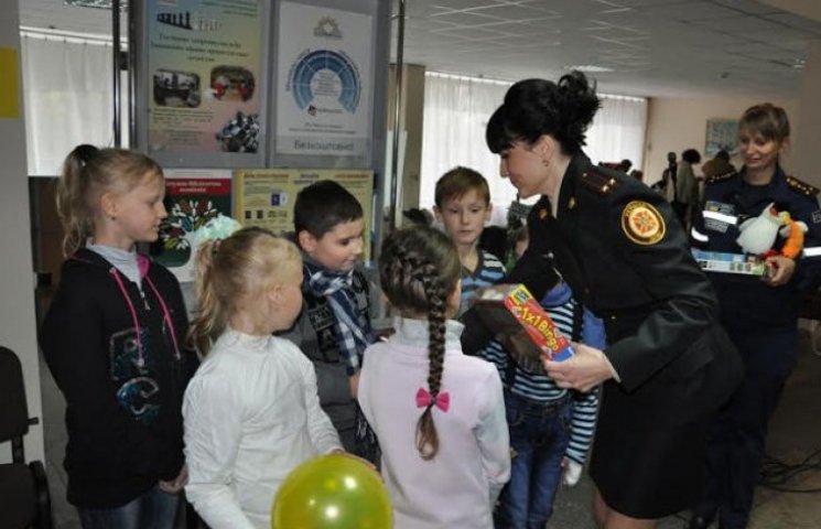 Діти кіровоградських рятувальників вигот…