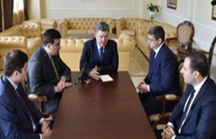 В Одесі Порошенко зустрівся з керівникам…