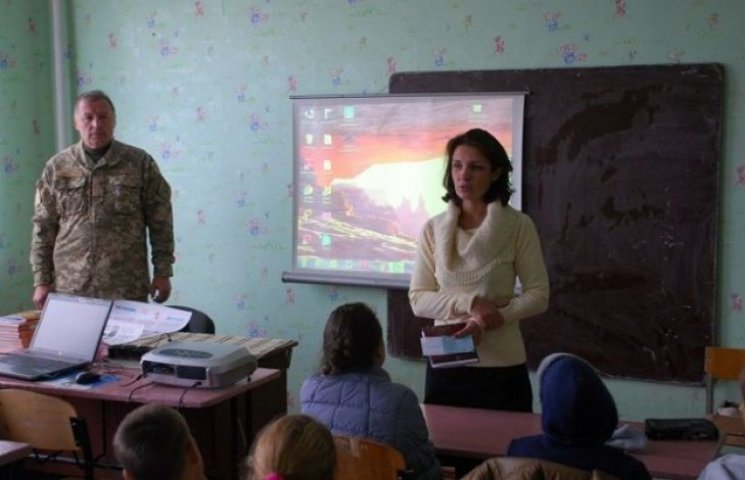 Військові 128-ї бригади розповідали школ…