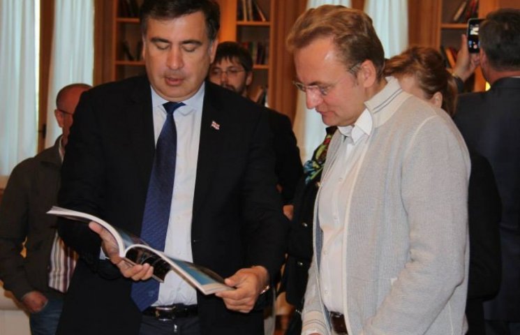 Саакашвили готовит себе "запасной аэродр…