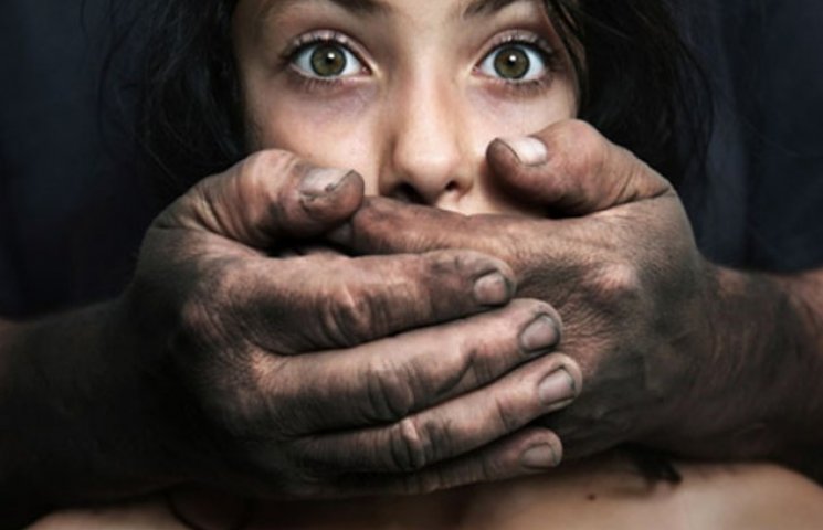 У Запоріжжі зґвалтували 14-річну школярк…