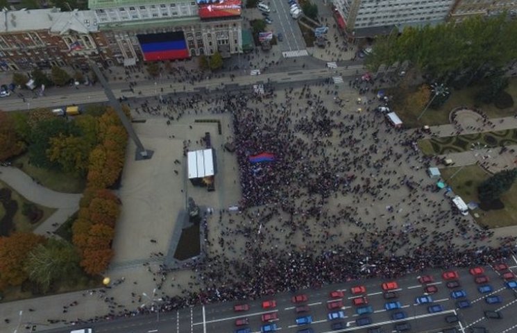 У "ДНР" фотошопом намалювали 150 тис люд…