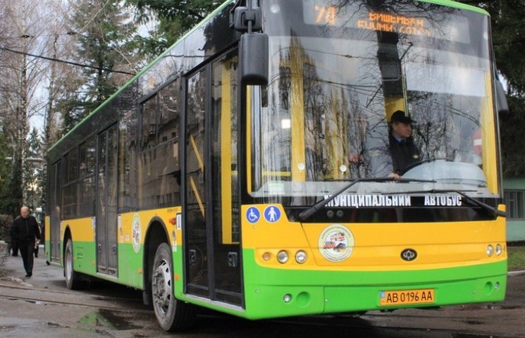У Вінниці громадський транспорт почав пр…