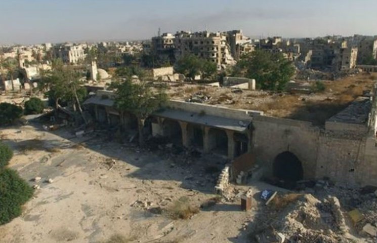 На лікарню в Алеппо скинули бочкові бомб…