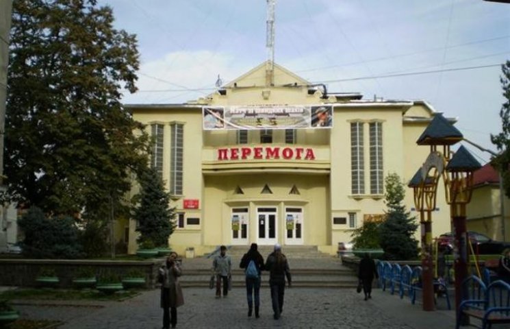 Мукачівський кінотеатр "Перемога" віднов…