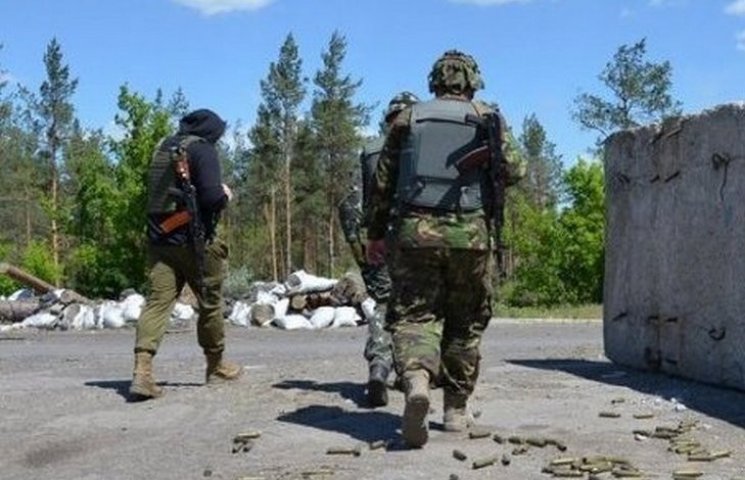 Террористы на Донбассе ВСУ забрасывают а…