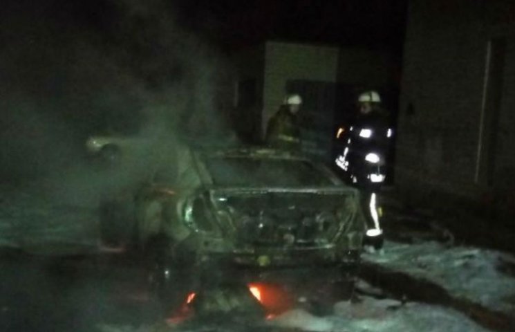 У Києві масово палають автівки…