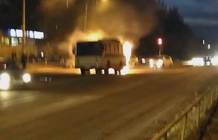 У Хортицькому районі спалахнув автобус…