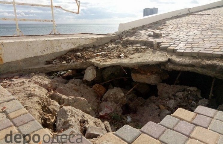 После разрушительного урагана в Одессе г…