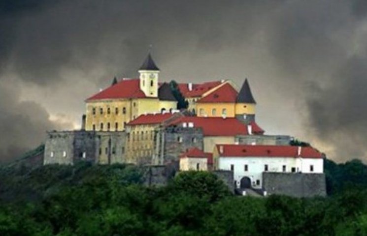 Шість наймістичніших замків Західної Укр…