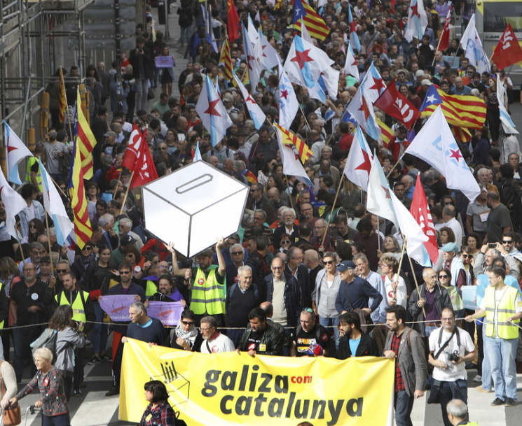 Каталония голосует за независимость от И…
