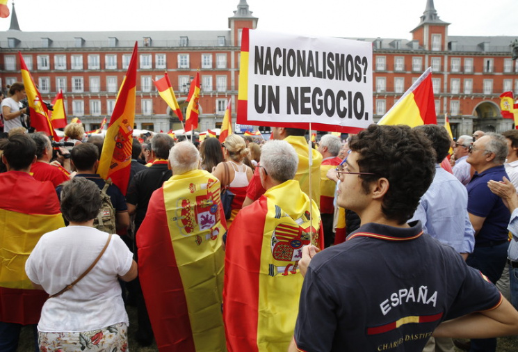 Мадрид піднявся на мітинг єдності Іспані…