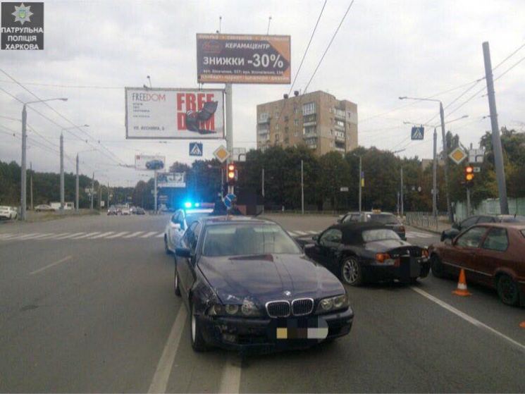 В Харькове два BMW не поделили перекрест…