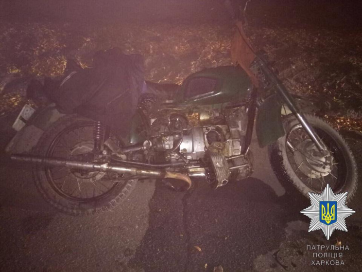 В Харькове мотоцикл влетел в забор: Есть…