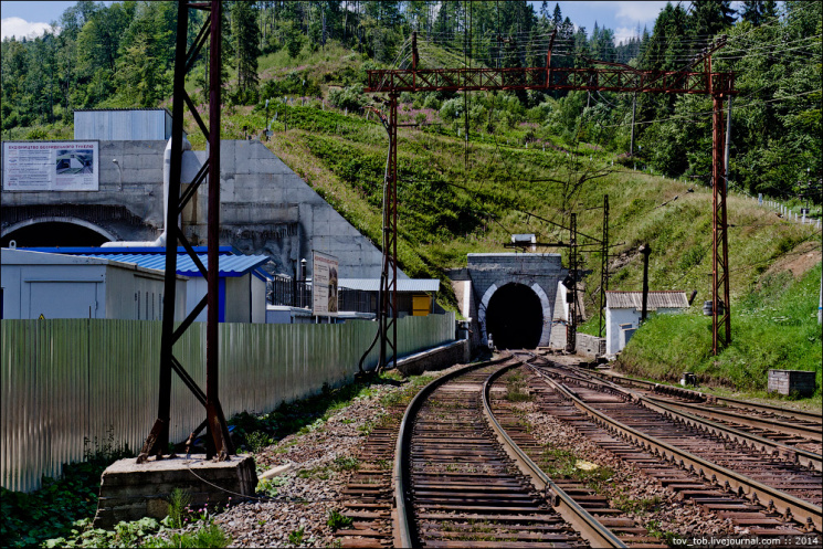 Будівництво залізничного тунелю в Карпат…