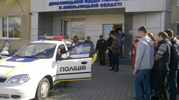 Дунаєвецькі поліцейські "відкрили двері"…