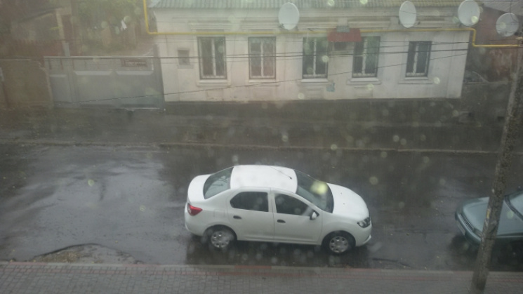 Мелітополь "накриє" дощем на всі вихідні…