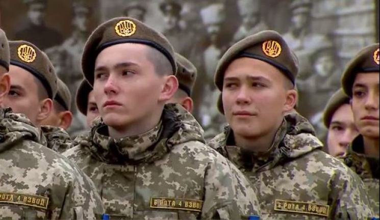 Бои на Донбассе прошли 147 детей - курса…