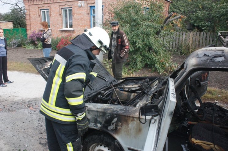 У Кропивницькому згоріла автівка…