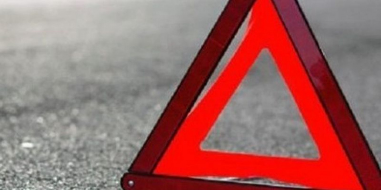 У Хмельницькому авто заднім ходом збило…
