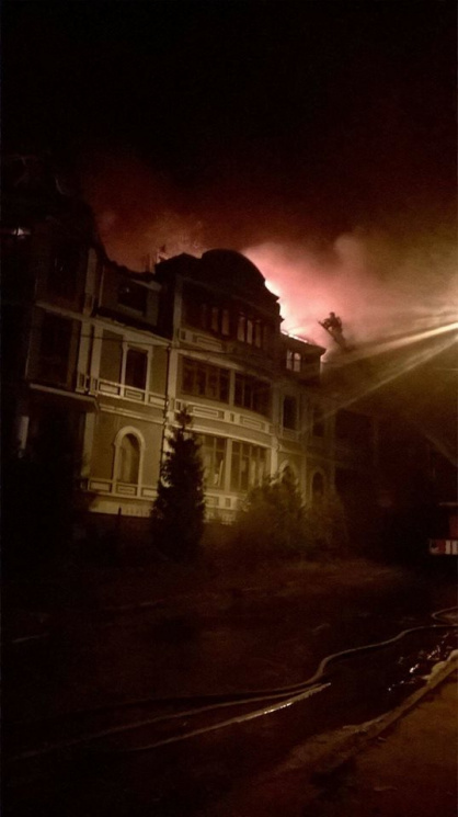 В Киеве сгорело общежитие, где жили пере…
