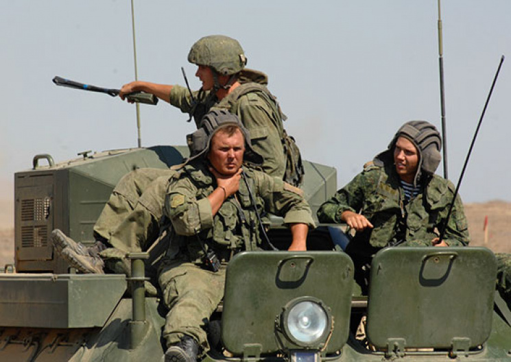 Российские войска учатся в оккупированно…