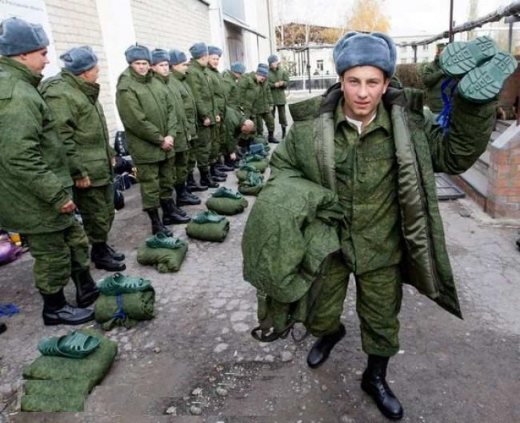 Боевикам "Л-ДНР" выдают российскую зимню…