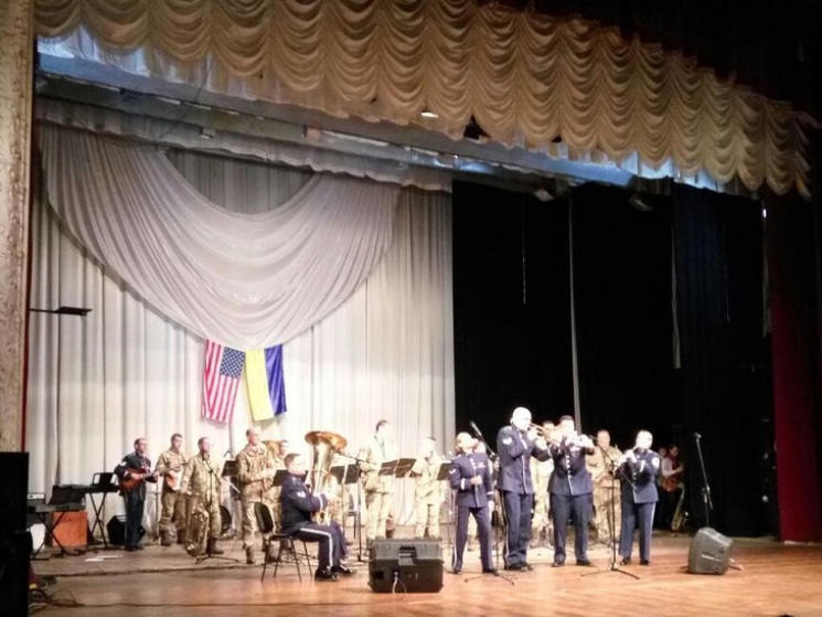 Військові оркестри України та США влашту…