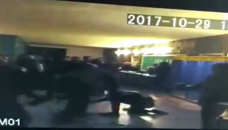 Полиция обнародовала видео нападения на…